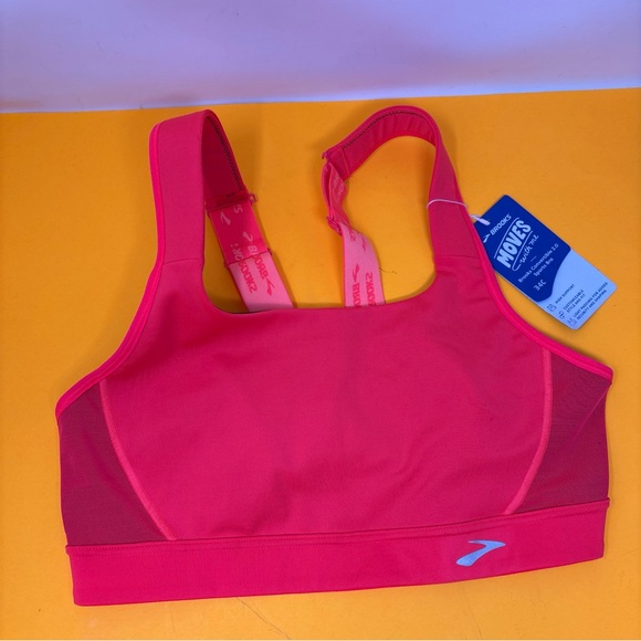 Brooks Other - 34C Brooks Women's Sports Bra gym workouts running neo cayenne 2.0 convertible